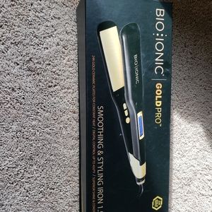 New Bio Ionic Gold Pro flat iron